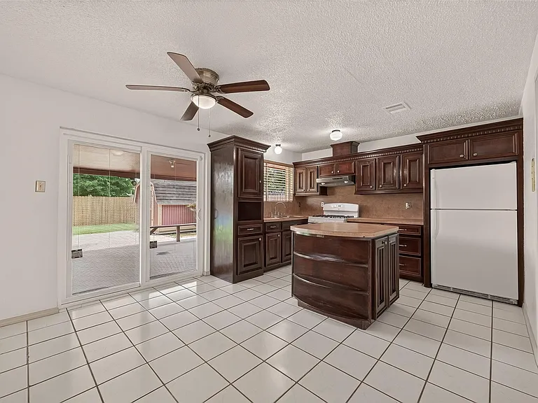 5206 Olana Dr — Photo 7