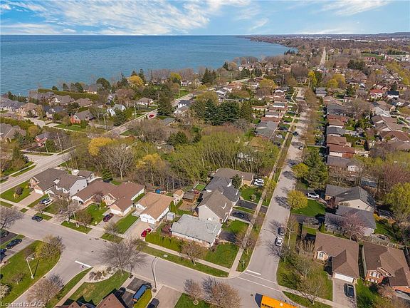 3rd image of 34 Margaret Ave
