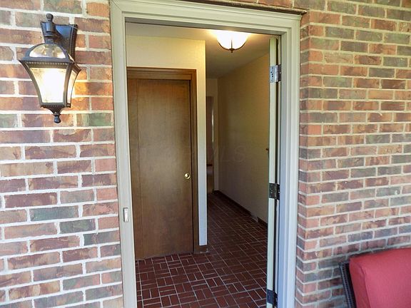 4th image of 1563 Vinton Ave