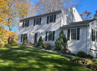 4 Old Hayrake Rd, Danbury, CT 06811
