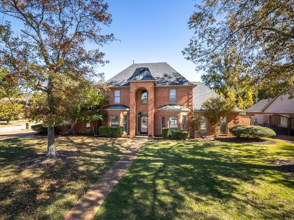 6735 River Oaks View Dr, Memphis, TN 38120