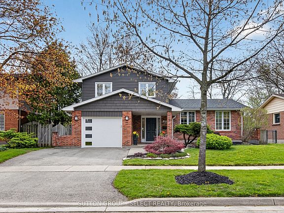 3rd image of 574 Cranbrook Rd S