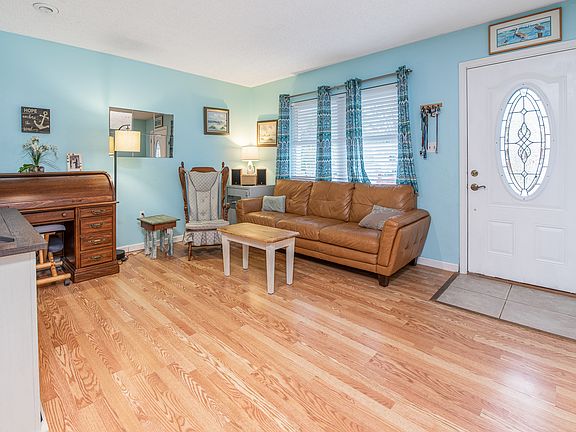 2nd image of 882 Rich Dr