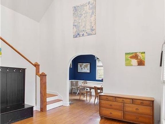 4th image of 207 N 12th St