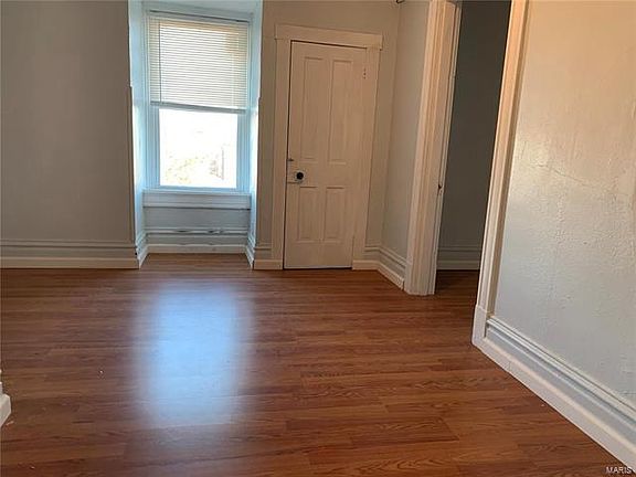 3rd image of 3925 Pennsylvania Ave