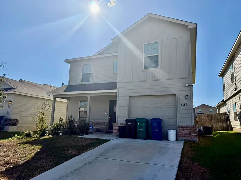 627 Retama Pass — Photo 3