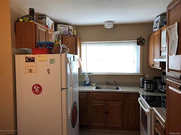 5th image of 3614 Berwick Dr