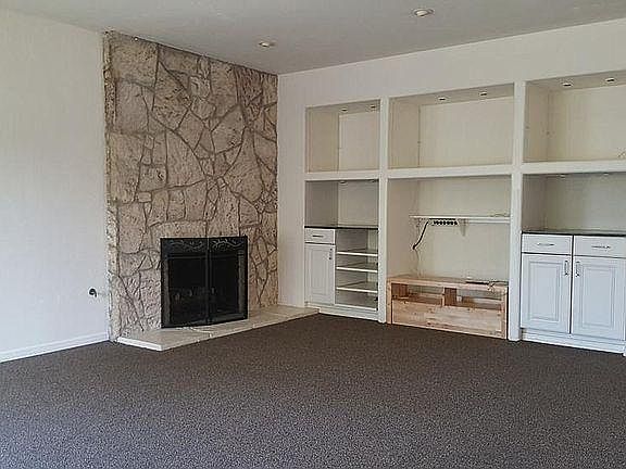 3rd image of 33231 Cadden Ct