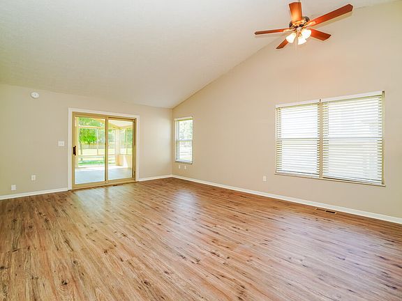 4th image of 947 Barleycorn Pl