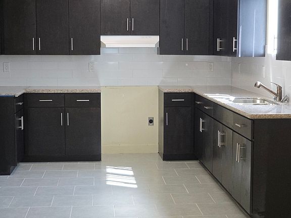2nd image of 4252 S Raymond Ave