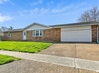 204 Buckhorn Dr, Springfield, IL 62707