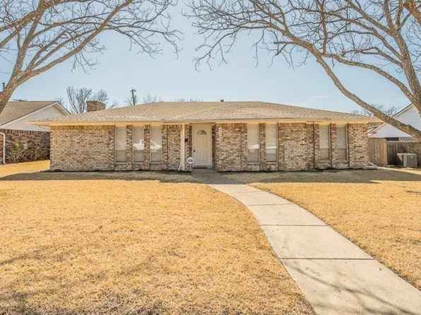 876 Dogwood Trl, Lancaster, TX 75146