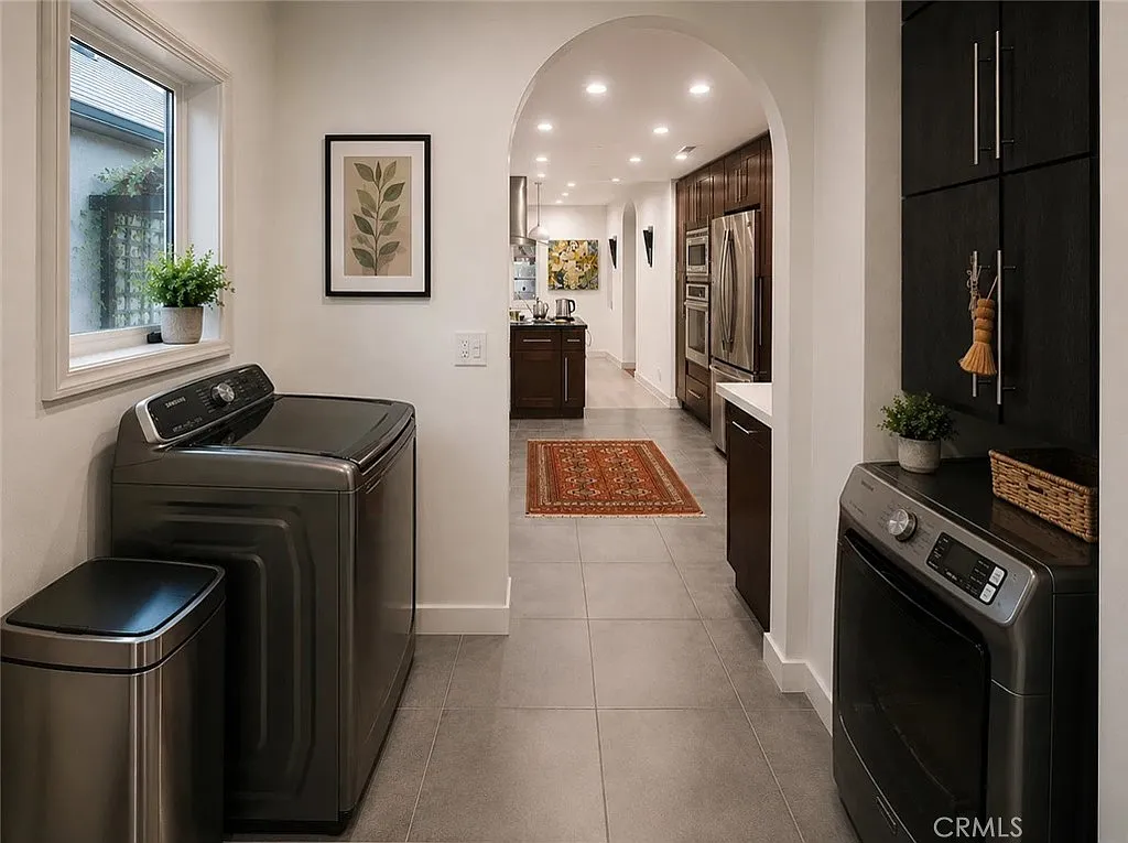 3 bed, 2250 sqft, $6,650 — Photo 4