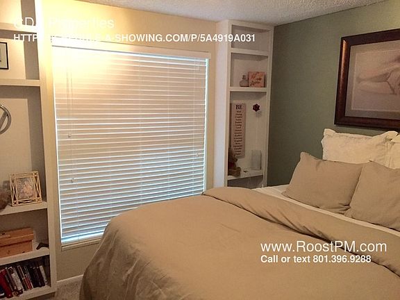 3rd image of 1015 E Quail Dr