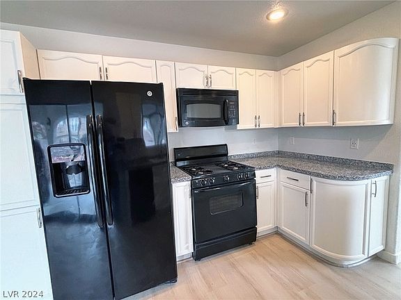 3rd image of 7709 Meadowrobin Ave