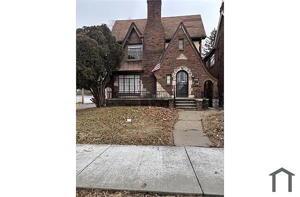 Building Photo - 17505 Santa Rosa Dr