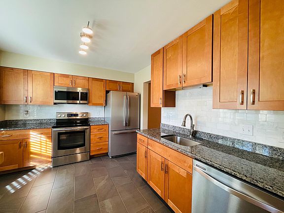 5th image of 4320 Caprice Ct