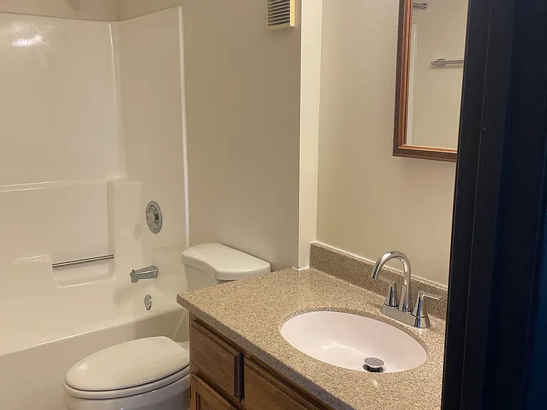 W69N876 Evergreen Ct — Photo 16