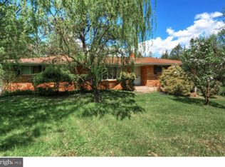 3103 Kings Ward Dr, Pennsburg, PA 18073