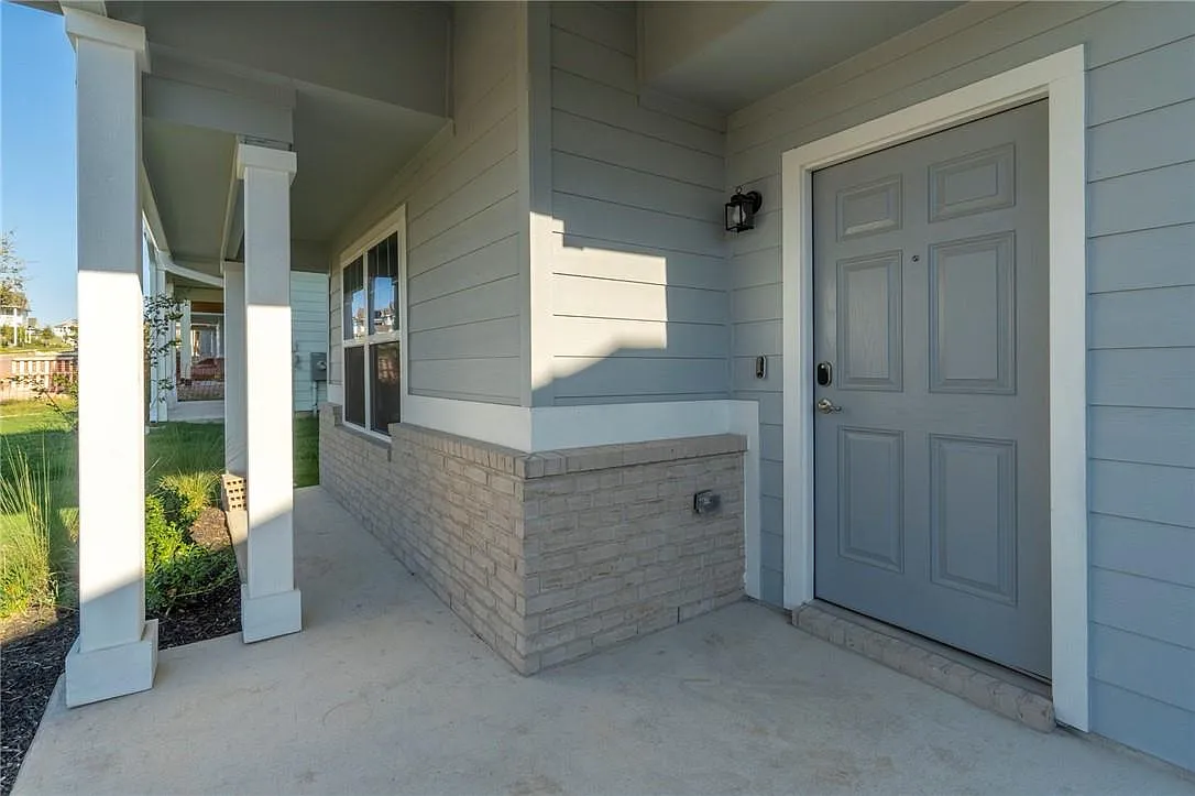 3 bed, 2.5 bath, 1248 sqft, $2,150 — Photo 2