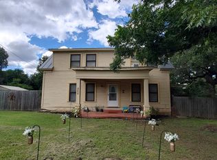 305 Kelly St, Center Pt, TX 78010