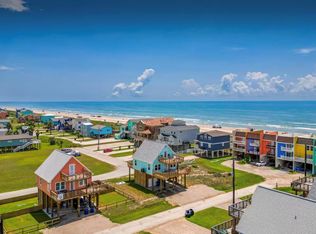 110 Pelican Pl, Freeport, TX 77541