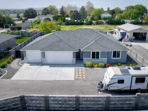 810 Road 57 Ct, Pasco, WA 99301