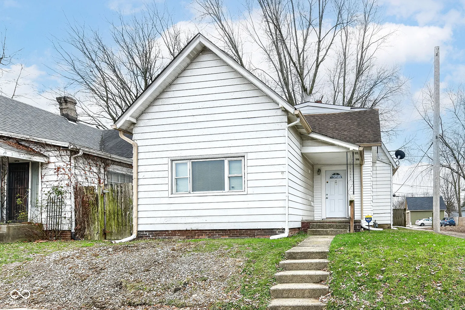 2919 E New York St photo 1