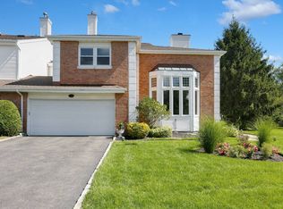 38 Hamlet Dr, Commack, NY 11725