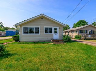 3783 Edgewater Dr, Vermilion, OH 44089