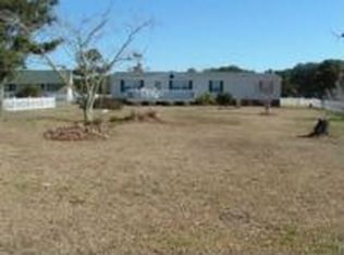 1275 Island Rd, Harkers Island, NC 28531