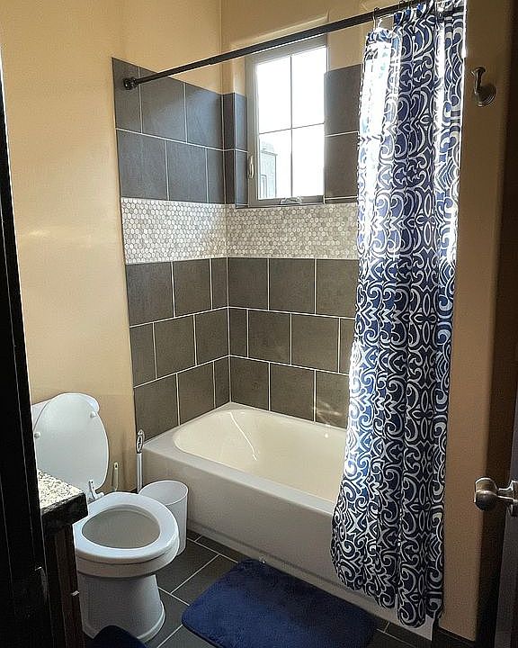 2nd image of 343 Oak Hollow Dr