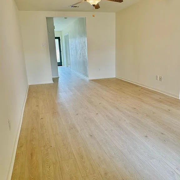 495 Yorktown Ln — Photo 16
