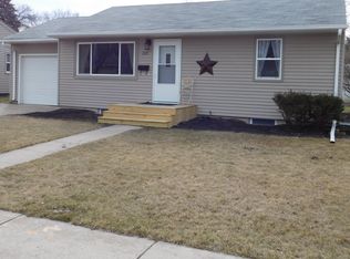 1225 11th St N, Moorhead, MN 56560
