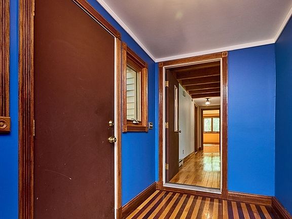 5th image of 10 Hunters Hill Cir