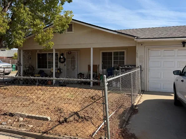 1609 N Lake St, Madera, CA 93638