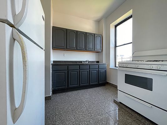 5th image of 500 W 150th St APT 5B