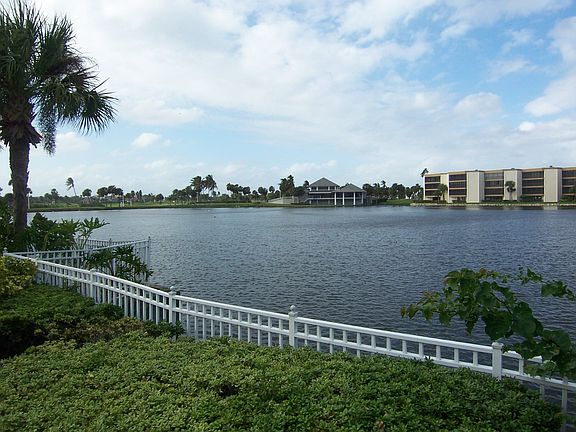 3rd image of 5750 NE Island Cove Way APT 3408