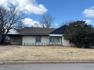 336 S 15th St, Clinton, OK 73601