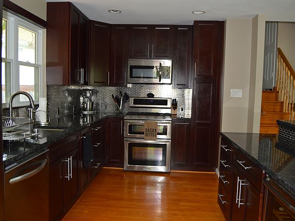 Updated Cabinets & Granite