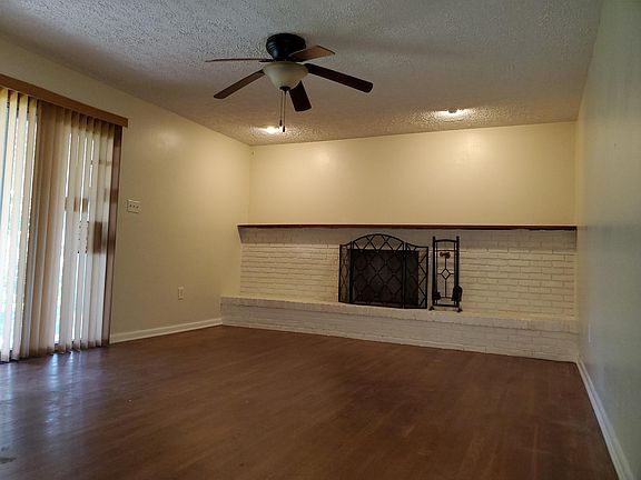 2nd image of 4671 Julian Dr