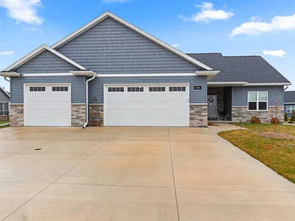 2153 Caroline Ct, Neenah, WI 54956