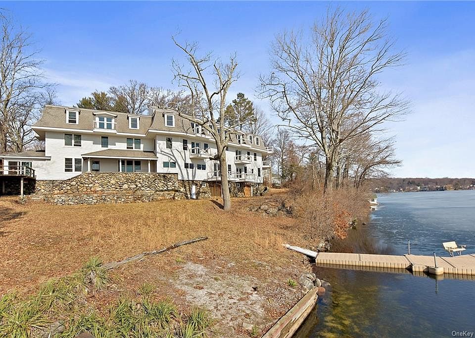 1st image of 252 W Lake Blvd