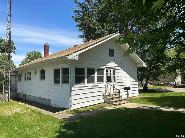 205 S Main St, Zeigler, IL 62999