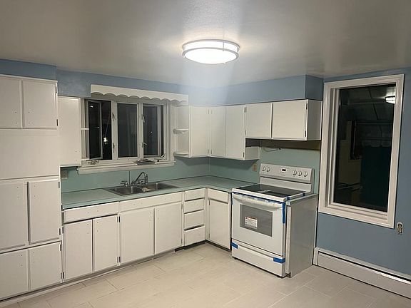 5th image of 1004 W 15th St Unit 1