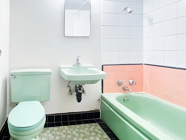 1925 Nelson St #203 — Photo 9