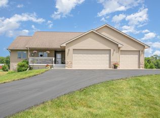 1451 92nd St, New Richmond, WI 54017