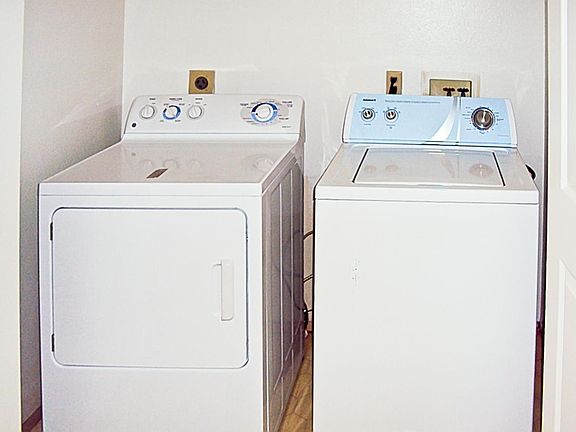 3rd image of 1452 Diamond St APT 4