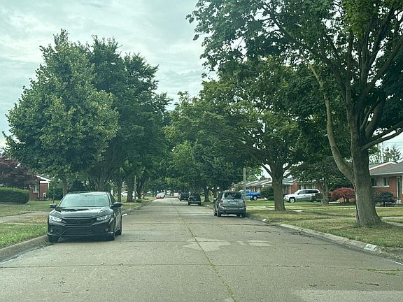5th image of 30327 Flanders Ave