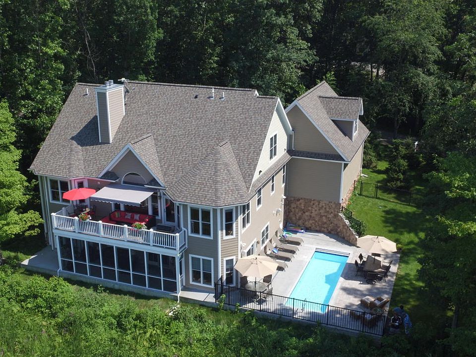 1st image of 1 Riverview Ln